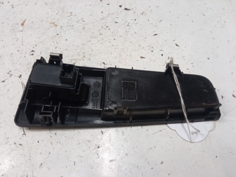 Recambio de mando elevalunas delantero derecho para fiat bravo ii (198_) 1.9 d multijet (198axb1a) referencia OEM IAM 735380448 
