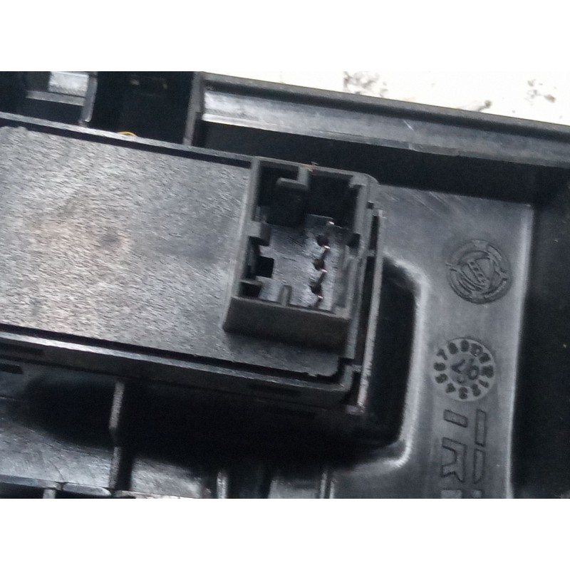 Recambio de mando elevalunas delantero derecho para fiat bravo ii (198_) 1.9 d multijet (198axb1a) referencia OEM IAM 735380448 