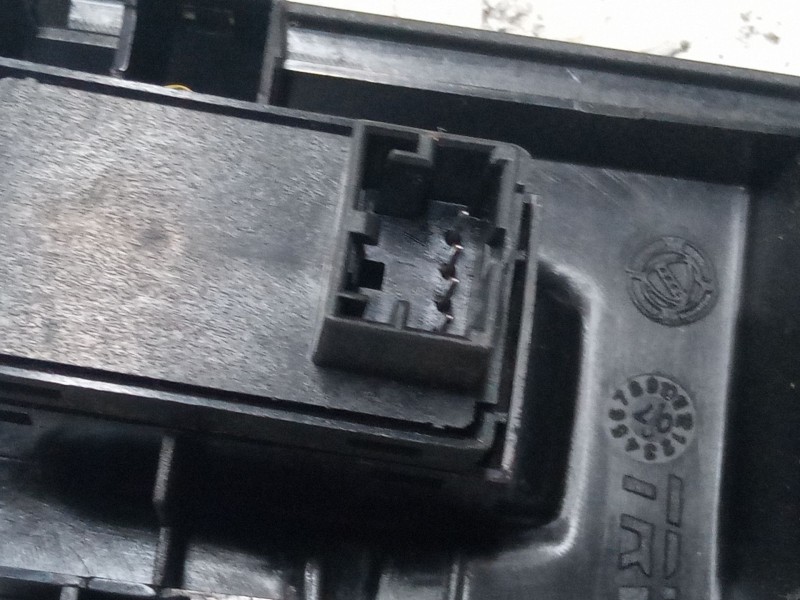 Recambio de mando elevalunas delantero derecho para fiat bravo ii (198_) 1.9 d multijet (198axb1a) referencia OEM IAM 735380448 