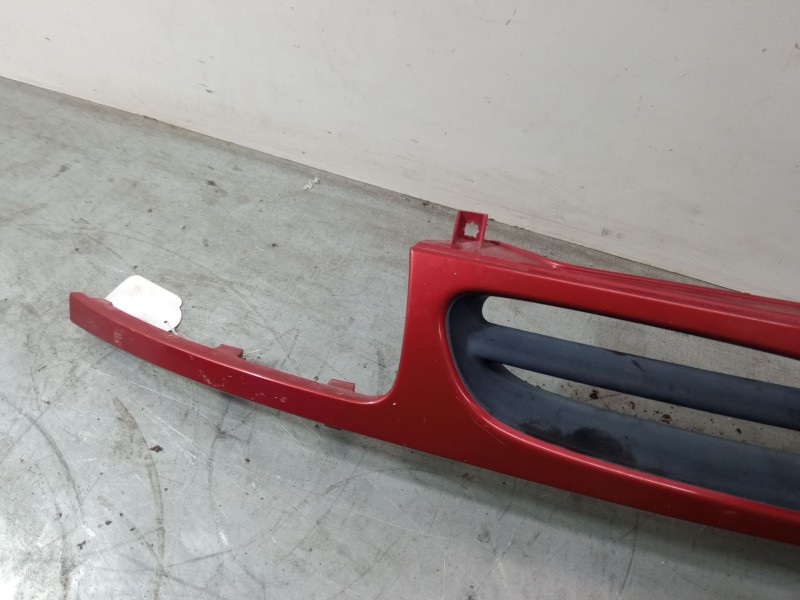 Recambio de rejillas capo para nissan micra ii (k11) 1.0 i 16v referencia OEM IAM   