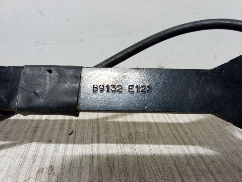 Recambio de anclaje cinturon delantero izquierdo para citroën c4 i (lc_) 1.6 hdi referencia OEM IAM B9132E123  