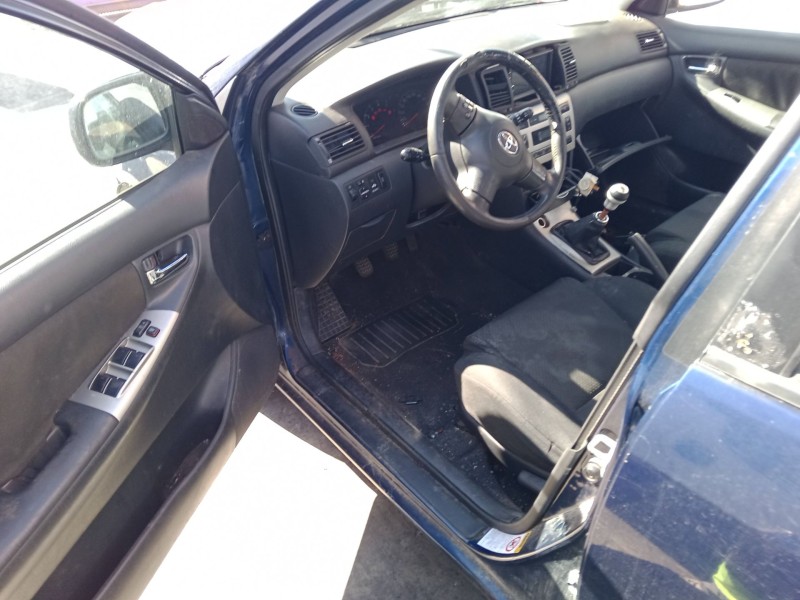 toyota corolla (_e12_) del año 2004