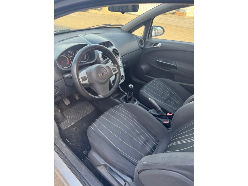 opel corsa d (s07) del año 2009