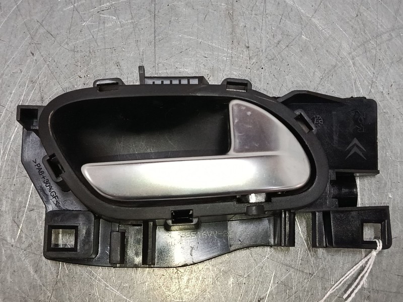 Recambio de maneta interior delantera derecha para peugeot 2008 i (cu_) 1.2 thp 110 / puretech 110 referencia OEM IAM 96555516VV