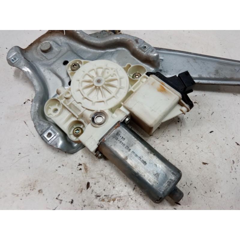 Recambio de elevalunas electrico trasero izquierdo para toyota corolla (_e12_) 1.6 vvt-i (zze121_) referencia OEM IAM 130822032 