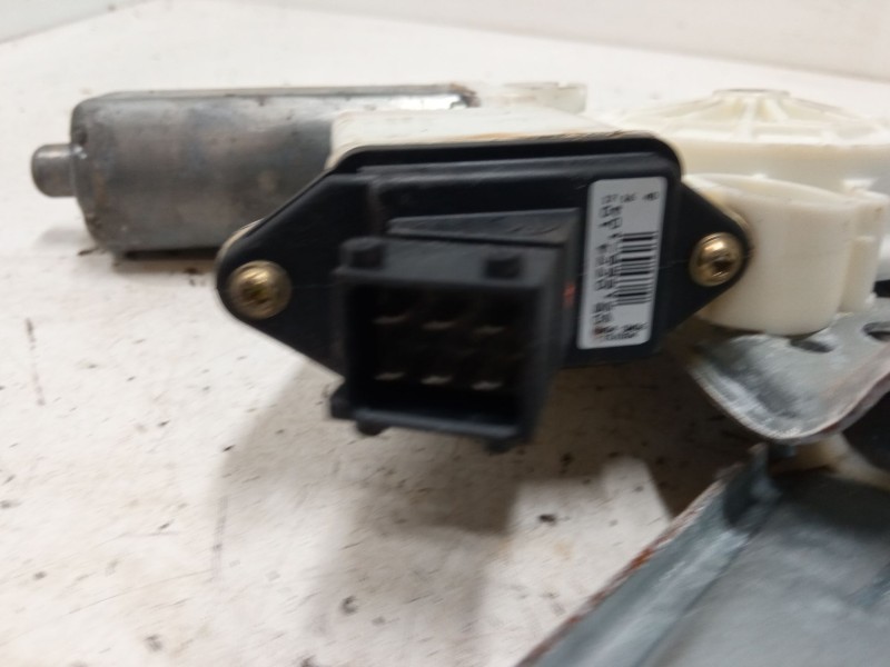 Recambio de elevalunas electrico trasero izquierdo para toyota corolla (_e12_) 1.6 vvt-i (zze121_) referencia OEM IAM 130822032 