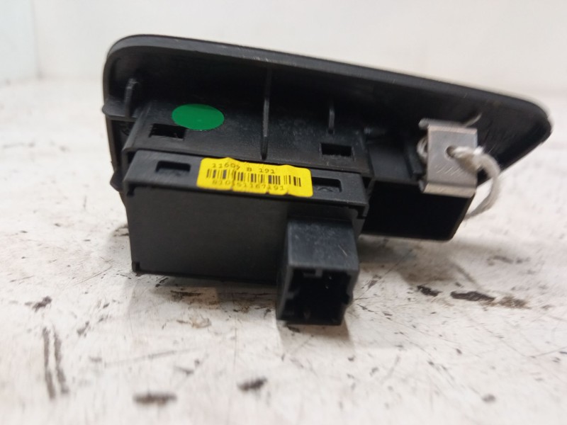 Recambio de mando elevalunas trasero izquierdo para fiat bravo ii (198_) 1.9 d multijet (198axb1a) referencia OEM IAM   