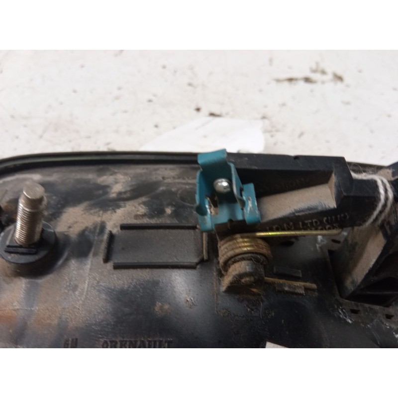 Recambio de maneta exterior delantera izquierda para renault trafic ii furgoneta (fl) 1.9 dci 100 (fl0c) referencia OEM IAM 8200