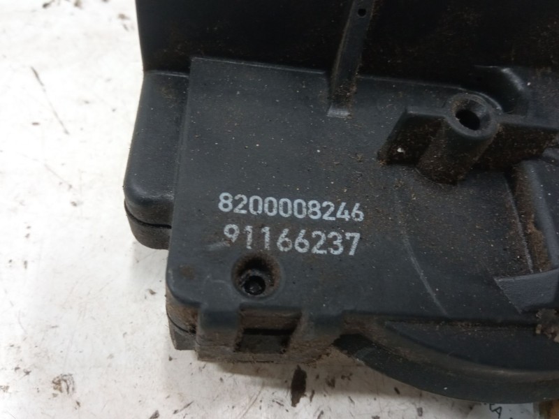 Recambio de cerradura puerta delantera izquierda para renault trafic ii furgoneta (fl) 1.9 dci 100 (fl0c) referencia OEM IAM 820