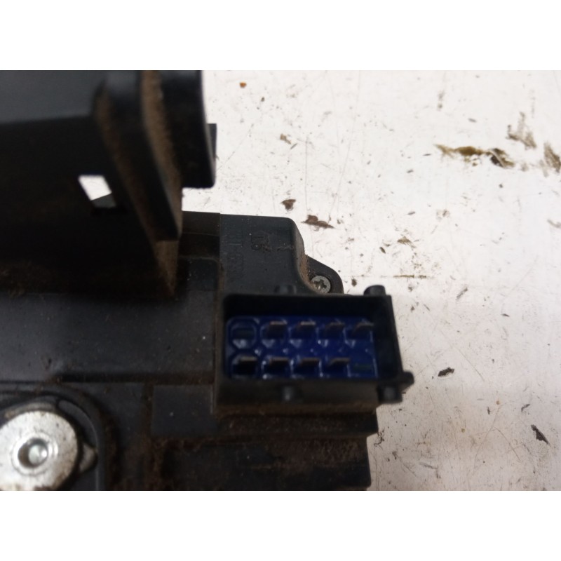 Recambio de cerradura puerta delantera izquierda para renault trafic ii furgoneta (fl) 1.9 dci 100 (fl0c) referencia OEM IAM 820