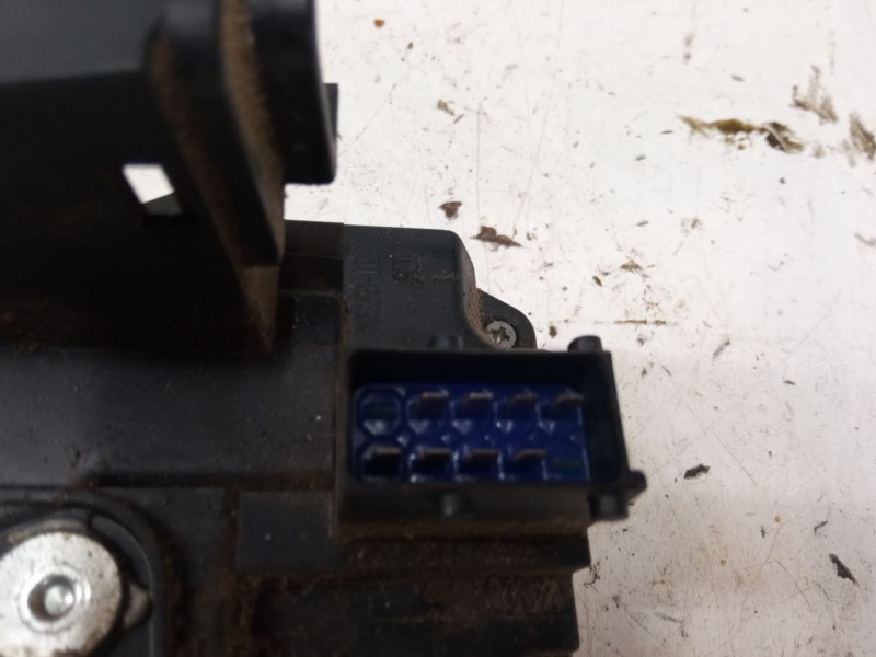 Recambio de cerradura puerta delantera izquierda para renault trafic ii furgoneta (fl) 1.9 dci 100 (fl0c) referencia OEM IAM 820