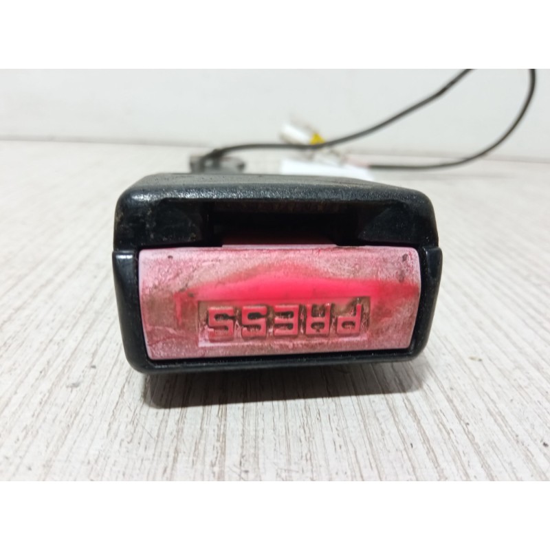 Recambio de anclaje cinturon delantero izquierdo para citroën c4 i (lc_) 1.6 hdi referencia OEM IAM B9132E123  