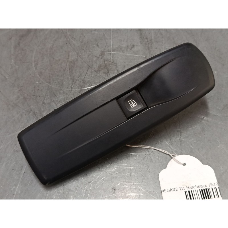 Recambio de mando elevalunas delantero derecho para renault megane iii hatchback (bz0/1_, b3_) 1.6 16v (bz1b, bz1h) referencia O