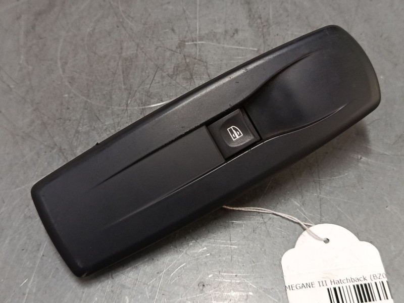 Recambio de mando elevalunas delantero derecho para renault megane iii hatchback (bz0/1_, b3_) 1.6 16v (bz1b, bz1h) referencia O