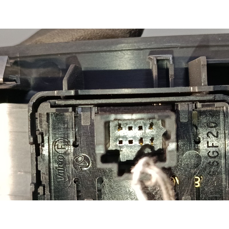 Recambio de mando elevalunas delantero derecho para renault megane iii hatchback (bz0/1_, b3_) 1.6 16v (bz1b, bz1h) referencia O