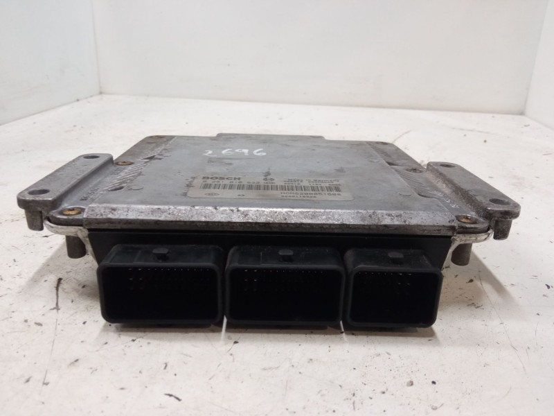 Recambio de centralita motor uce para renault trafic ii furgoneta (fl) 1.9 dci 100 (fl0c) referencia OEM IAM 0281010632 82000516