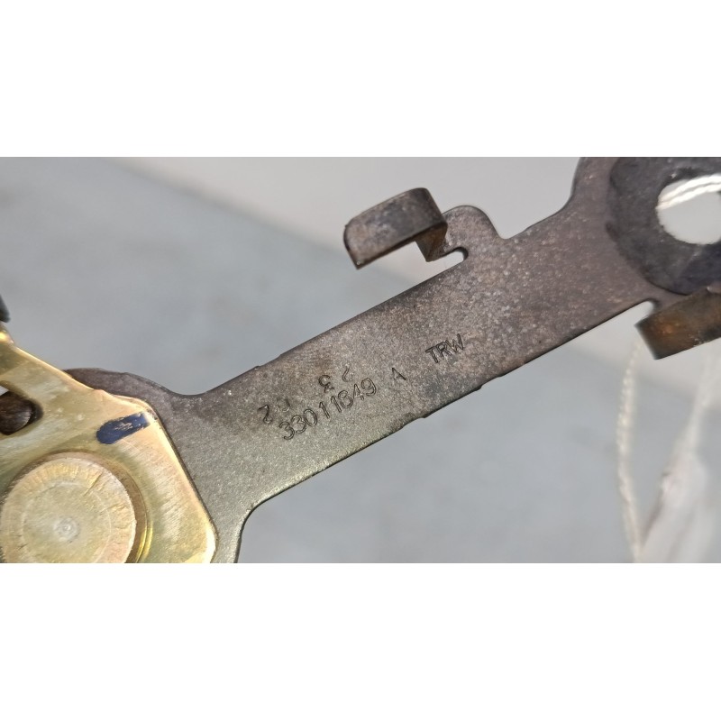 Recambio de cinturon seguridad delantero derecho para renault clio ii (bb_, cb_) 1.5 dci (b/cb07) referencia OEM IAM   