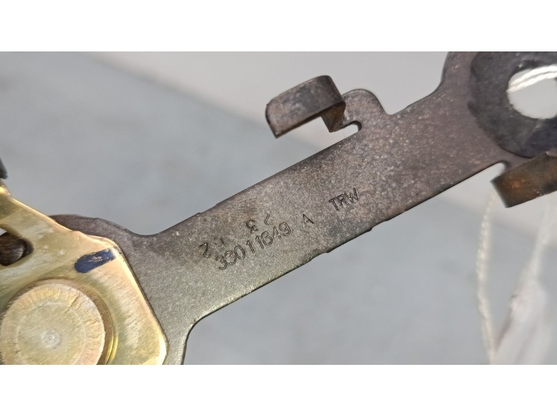 Recambio de cinturon seguridad delantero derecho para renault clio ii (bb_, cb_) 1.5 dci (b/cb07) referencia OEM IAM   