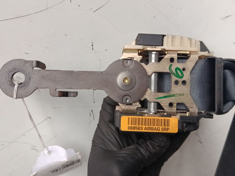 Recambio de cinturon seguridad delantero izquierdo para renault clio ii (bb_, cb_) 1.5 dci (b/cb07) referencia OEM IAM   