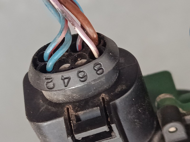 Recambio de cerradura puerta trasera derecha para seat ibiza iii (6l1) 1.9 sdi referencia OEM IAM   