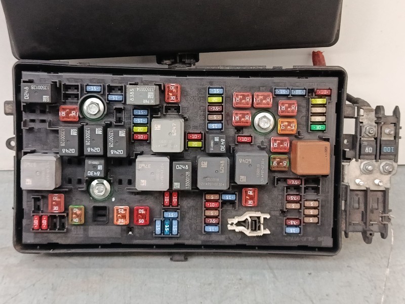 Recambio de caja reles / fusibles para opel insignia a (g09) 2.0 cdti (68) referencia OEM IAM 13255300 544949969 