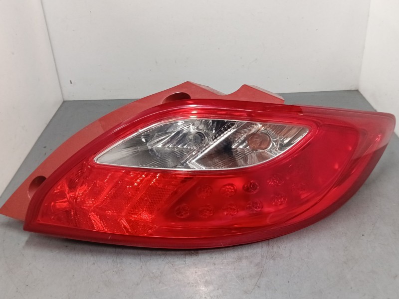 Recambio de piloto trasero derecho para mazda 2 (de_, dh_) 1.4 mzr-cd referencia OEM IAM D65151150  