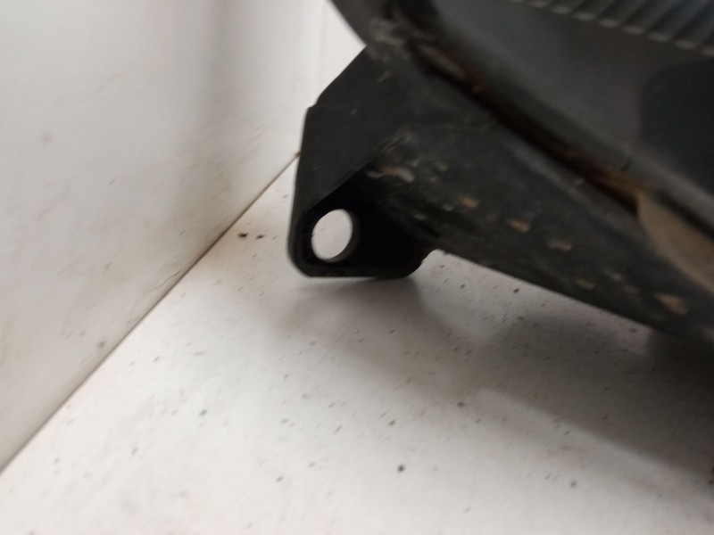 Recambio de faro derecho para fiat grande punto (199_) 1.2 referencia OEM IAM 89101388  