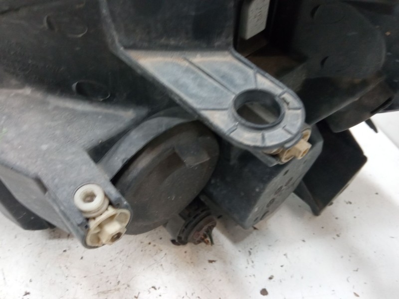 Recambio de faro derecho para fiat grande punto (199_) 1.2 referencia OEM IAM 89101388  