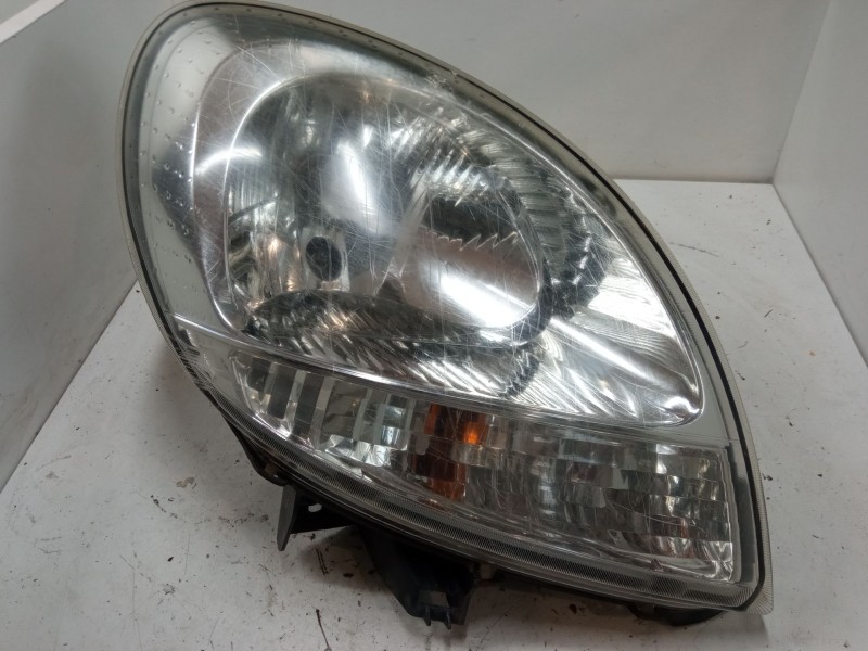 Recambio de faro derecho para renault kangoo (kc0/1_) 1.5 dci referencia OEM IAM 8200589033  