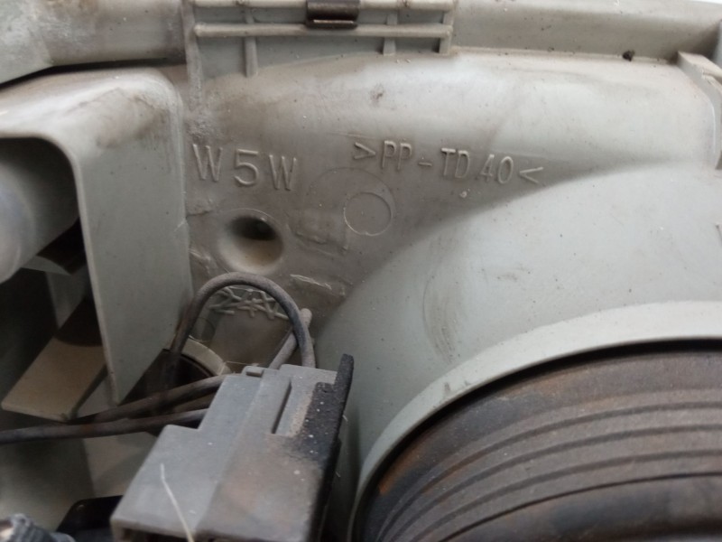 Recambio de faro izquierdo para nissan micra ii (k11) 1.0 i 16v referencia OEM IAM   