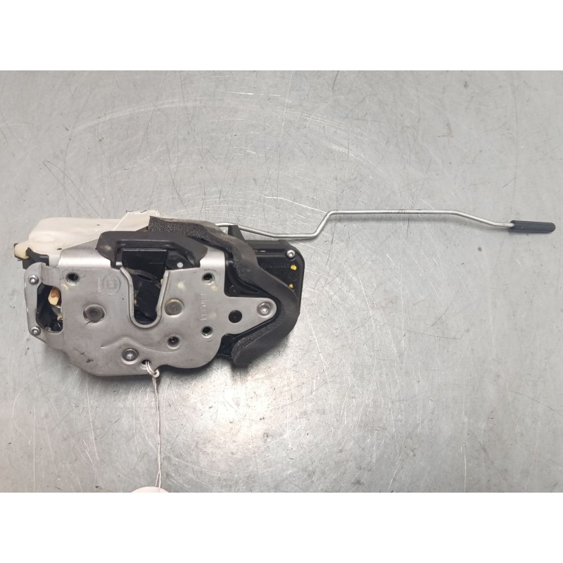 Recambio de cerradura puerta delantera derecha para opel insignia a (g09) 2.0 cdti (68) referencia OEM IAM 13577984  