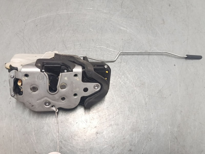 Recambio de cerradura puerta delantera derecha para opel insignia a (g09) 2.0 cdti (68) referencia OEM IAM 13577984  