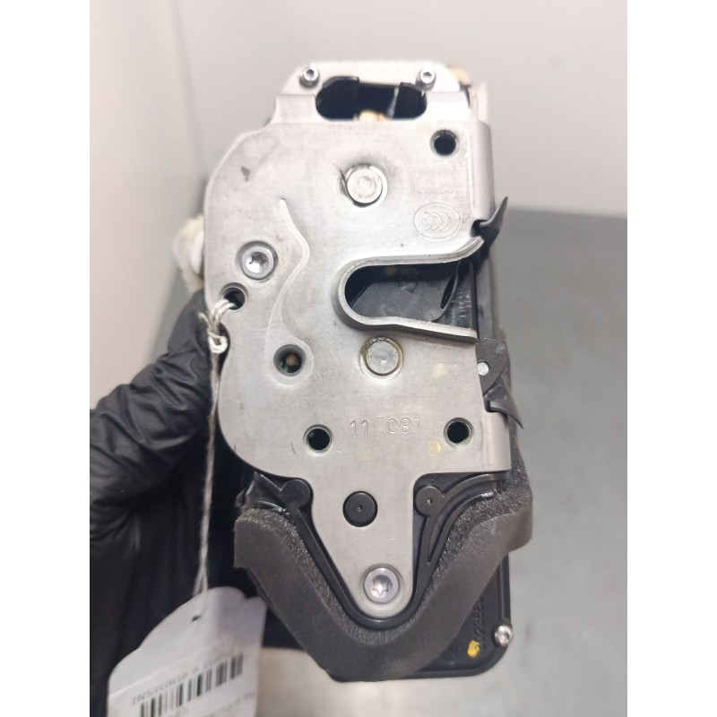 Recambio de cerradura puerta delantera derecha para opel insignia a (g09) 2.0 cdti (68) referencia OEM IAM 13577984  