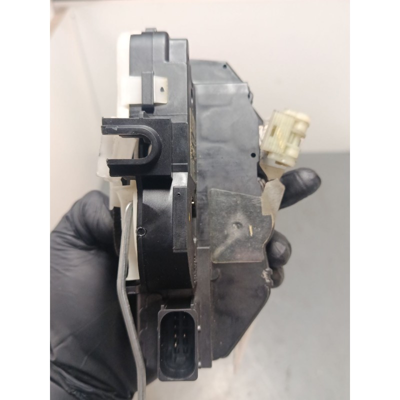 Recambio de cerradura puerta delantera derecha para opel insignia a (g09) 2.0 cdti (68) referencia OEM IAM 13577984  