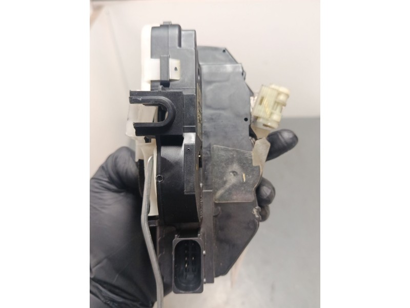 Recambio de cerradura puerta delantera derecha para opel insignia a (g09) 2.0 cdti (68) referencia OEM IAM 13577984  