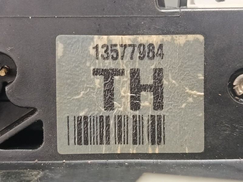 Recambio de cerradura puerta delantera derecha para opel insignia a (g09) 2.0 cdti (68) referencia OEM IAM 13577984  
