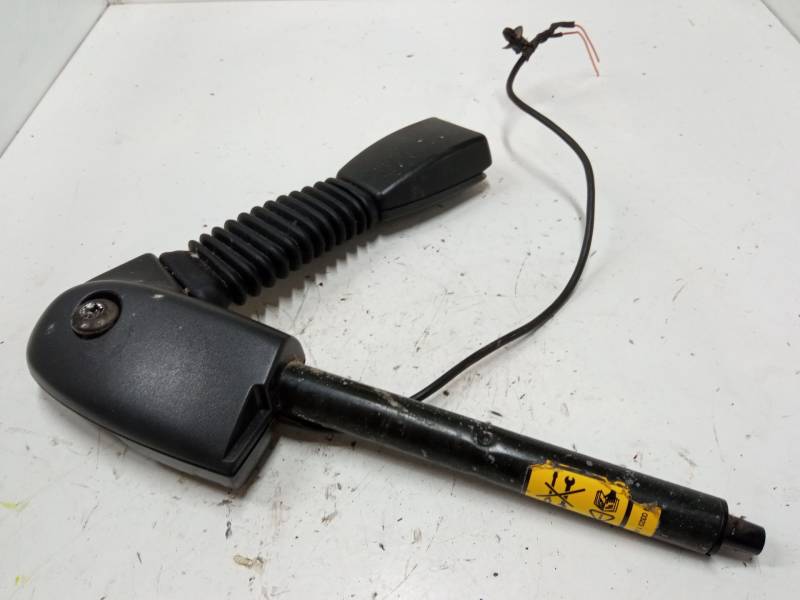 ANCLAJE CINTURON DELANTERO IZQUIERDO 
