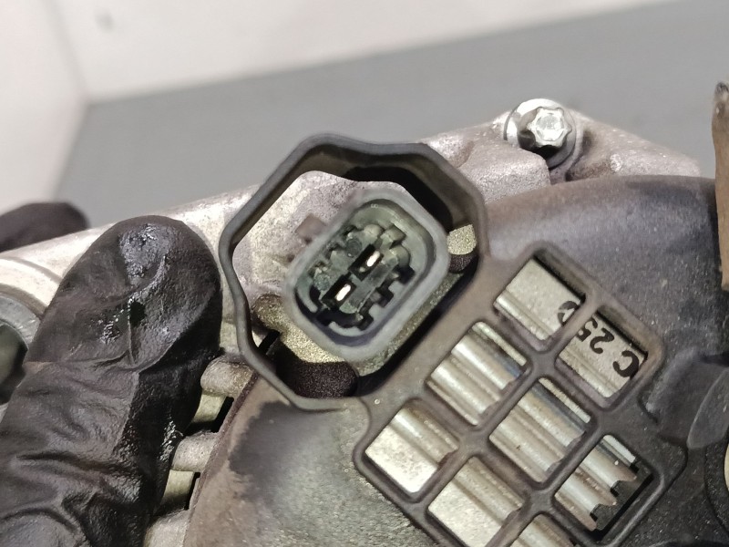 Recambio de alternador para opel insignia a (g09) 2.0 cdti (68) referencia OEM IAM 13502583  