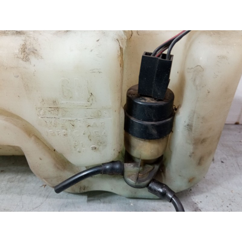 Recambio de deposito limpiaparabrisas para opel corsa a hatchback (s83) 1.3 s (f08, m08, f68, m68) referencia OEM IAM 90226560  