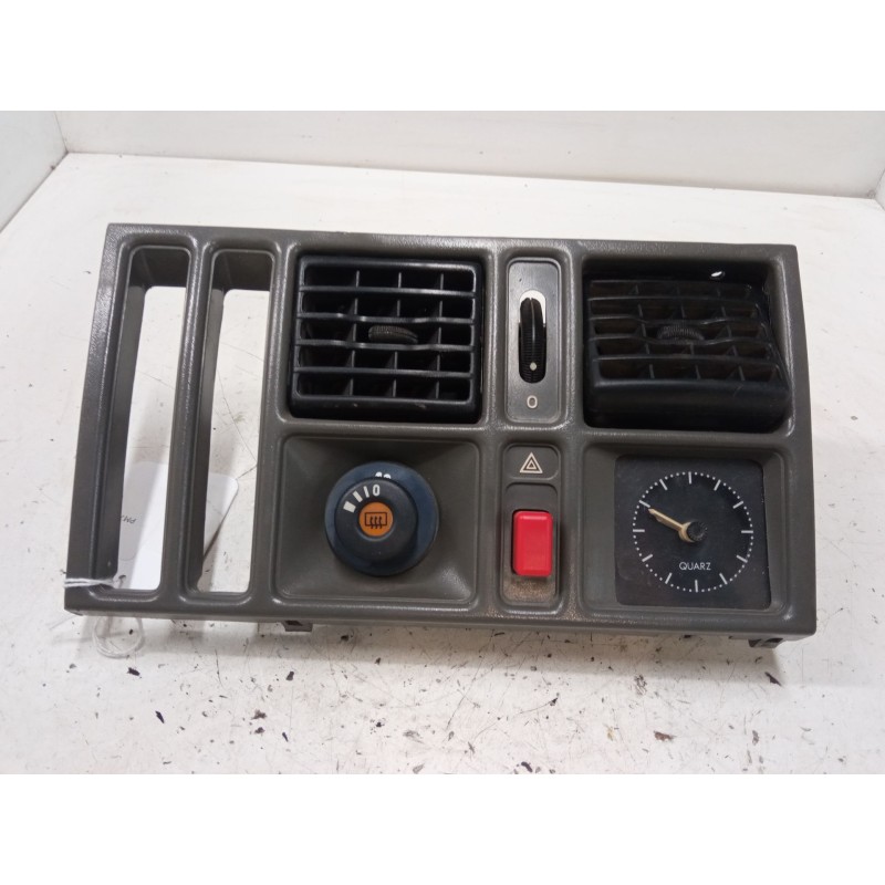 Recambio de consola central para opel corsa a hatchback (s83) 1.3 s (f08, m08, f68, m68) referencia OEM IAM 90120334  