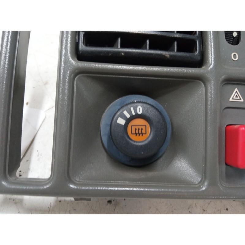 Recambio de consola central para opel corsa a hatchback (s83) 1.3 s (f08, m08, f68, m68) referencia OEM IAM 90120334  