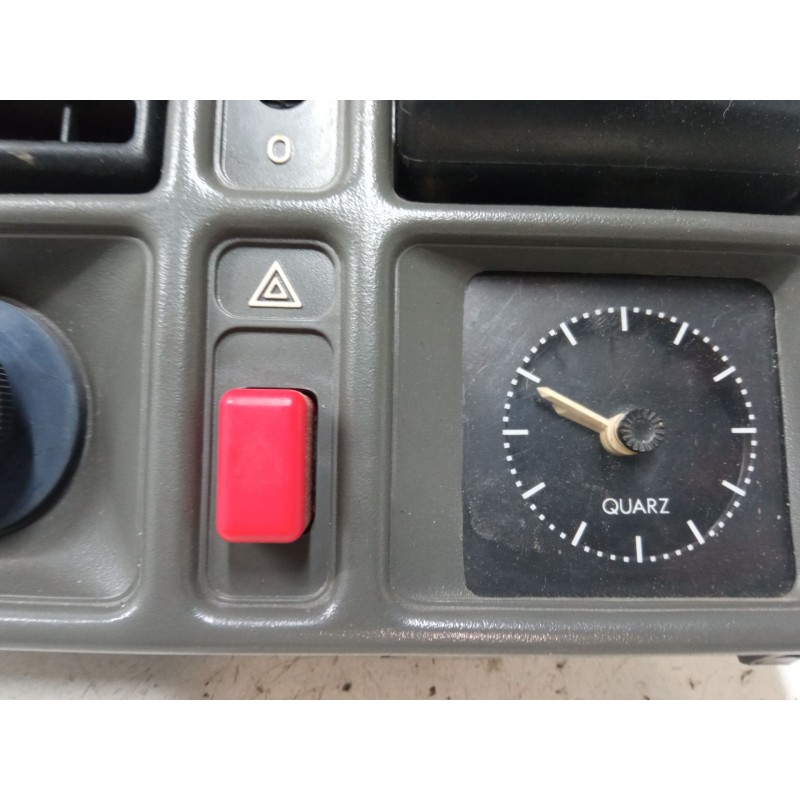 Recambio de consola central para opel corsa a hatchback (s83) 1.3 s (f08, m08, f68, m68) referencia OEM IAM 90120334  