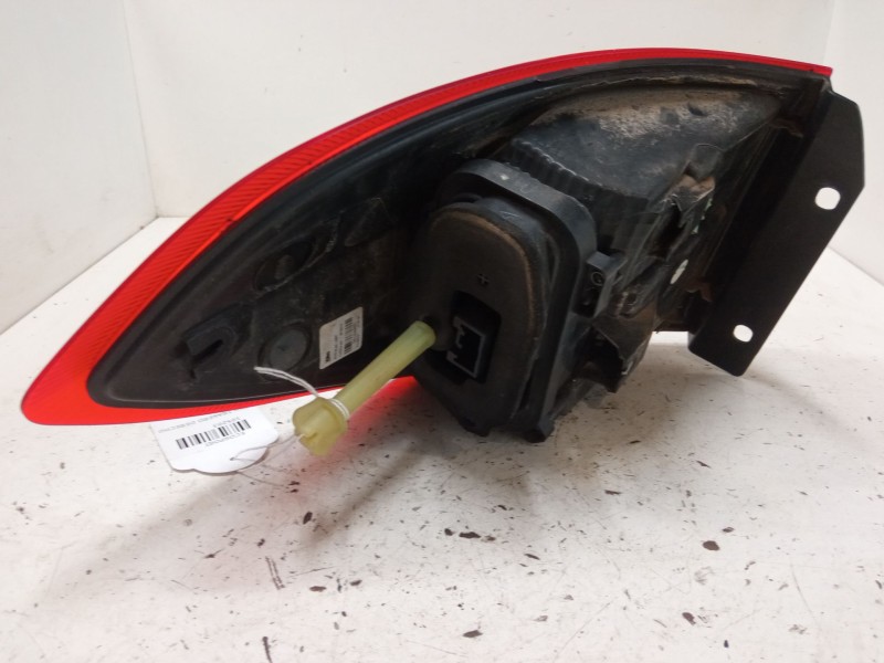 Recambio de piloto trasero derecho para ford ecosport 1.0 ecoboost referencia OEM IAM 90104003  