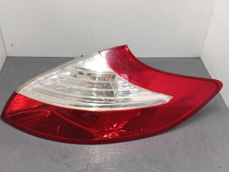 Recambio de piloto trasero derecho para renault megane iii hatchback (bz0/1_, b3_) 1.6 16v (bz1b, bz1h) referencia OEM IAM   