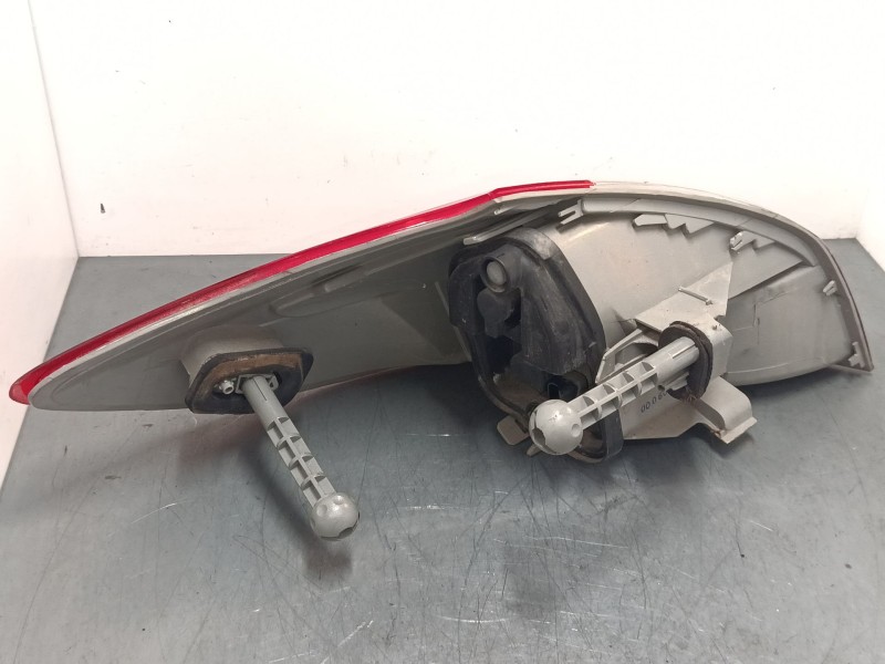 Recambio de piloto trasero derecho para renault megane iii hatchback (bz0/1_, b3_) 1.6 16v (bz1b, bz1h) referencia OEM IAM   