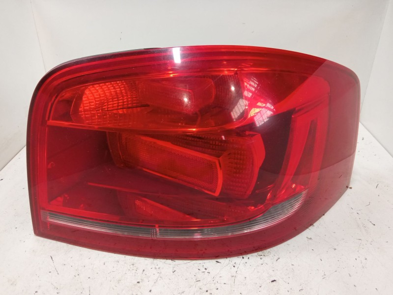 Recambio de piloto trasero derecho para audi a3 (8p1) 2.0 tdi 16v referencia OEM IAM 8P3945096  