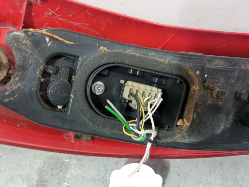 Recambio de piloto trasero izquierdo para fiat punto (188_) 1.9 jtd 80 (188.237, .257, .337, .357) referencia OEM IAM   