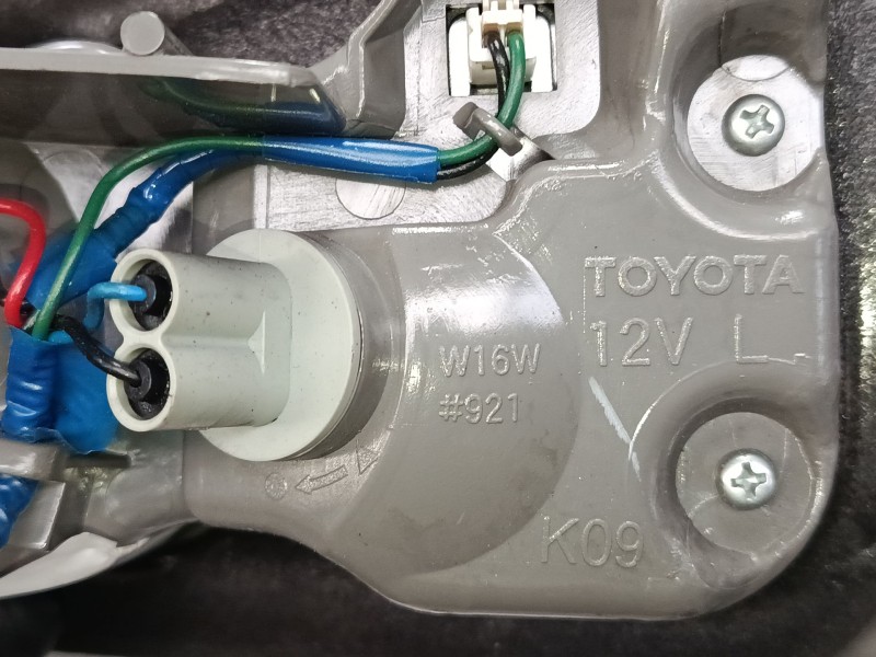 Recambio de piloto trasero porton izquierdo para lexus is ii (_e2_) 220d (ale20) referencia OEM IAM 8159153071  