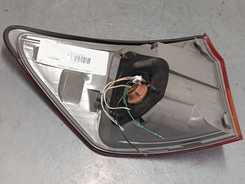 Recambio de piloto trasero derecho para lexus is ii (_e2_) 220d (ale20) referencia OEM IAM 8155153162  