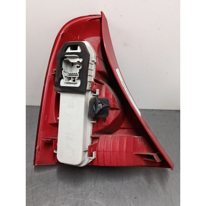 Recambio de piloto trasero derecho para renault clio ii (bb_, cb_) 1.5 dci (b/cb08) referencia OEM IAM 8200071414  